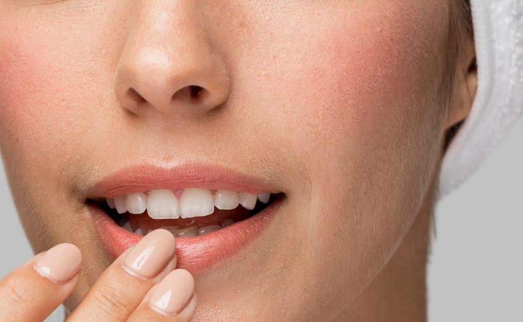 ¿Sabes lo que estás ingiriendo con tu cacao labial? Los petrolatos que puede tener tu barra de labios