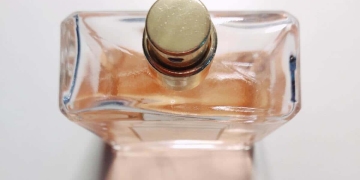 Secretos de expertos: cómo aplicar perfume para que su aroma perdure más tiempo