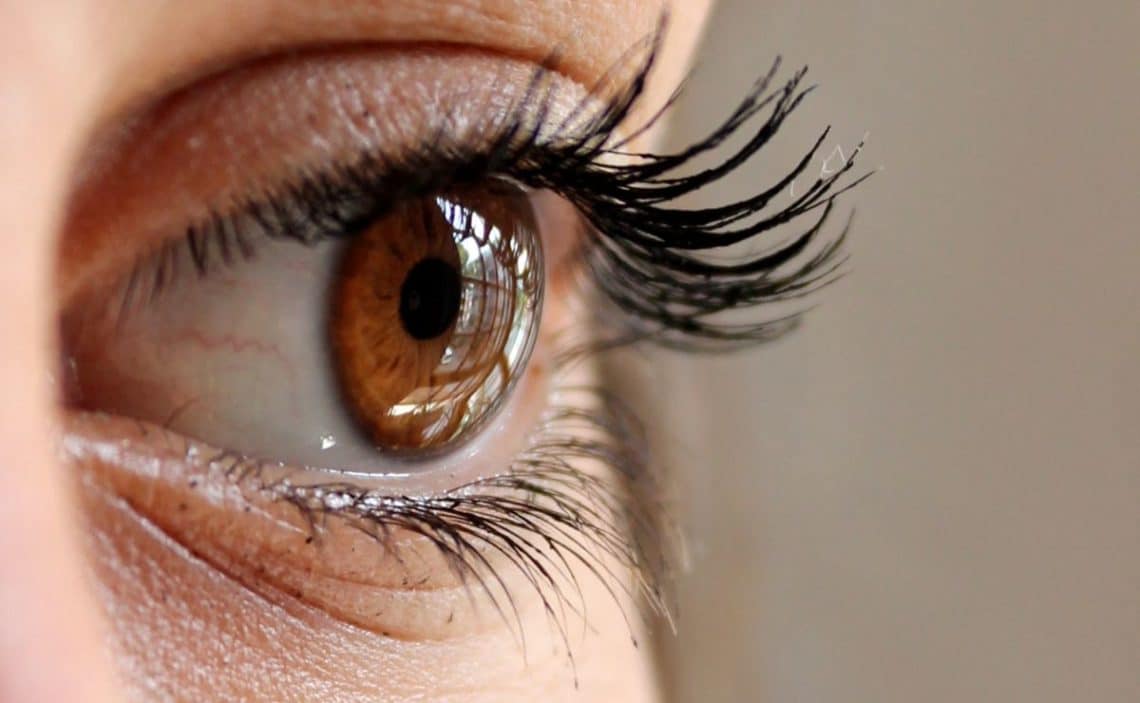 De qué manera cuidar el contorno de los ojos